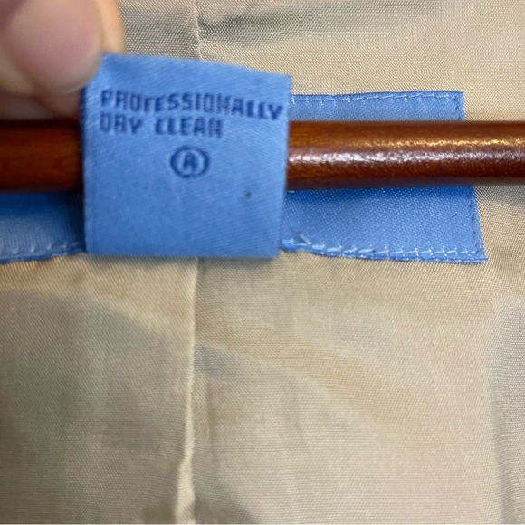 DONCASTER SPORT Women’s Tan White Red
Plaid Cropped Puff Sleeve Blazer Size 4 - Picture 12 of 15